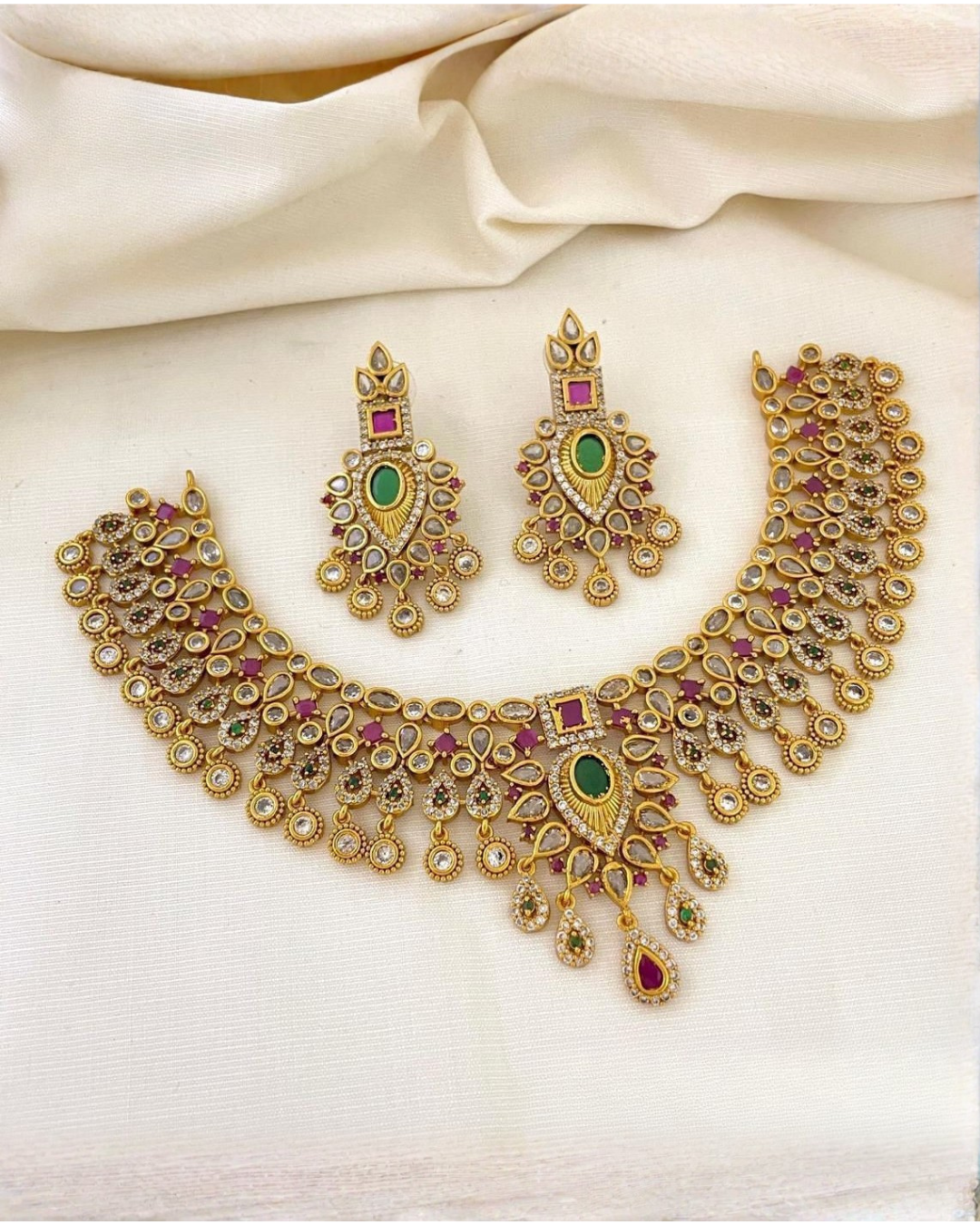 S-04: Royal Emerald Heritage Necklace Set